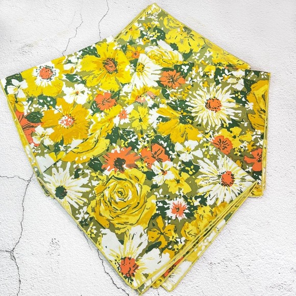 Vintage Fabric Napkins Set of 4 Yellow Orange Multicolor Daisies Roses MOD Print - Picture 6 of 10